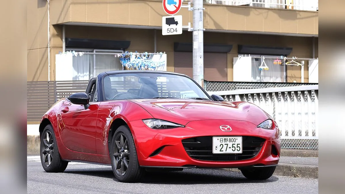 MAZDA ROADSTERとMAZDA MX-30の違い｜年間維持費・想定実燃費で比較